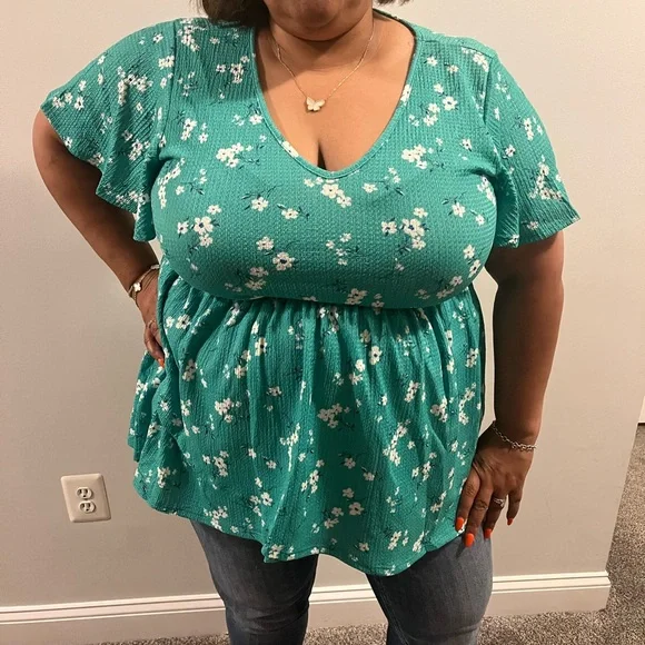 Vanilla Bay Green Flutter Sleeve Blouse Relaxed Fit - Picture 3 of 3